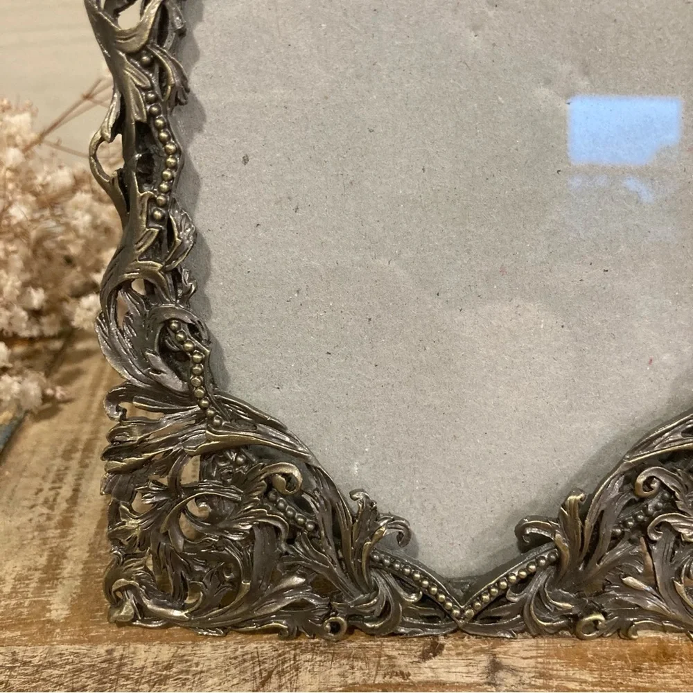 Ornate Silver Colored Photo Frame 4x6 Oval Sunflower Designs